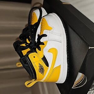 Jordan 1- Mids for Toddlers-New in Box